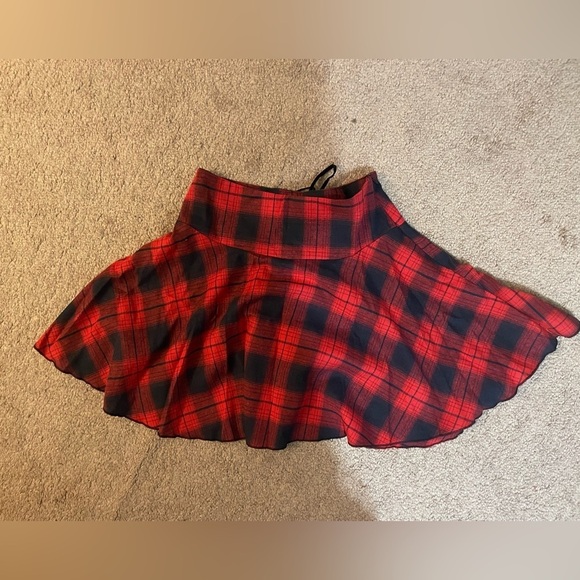 Plaid red and black school girl skirt size small - Picture 5 of 7
